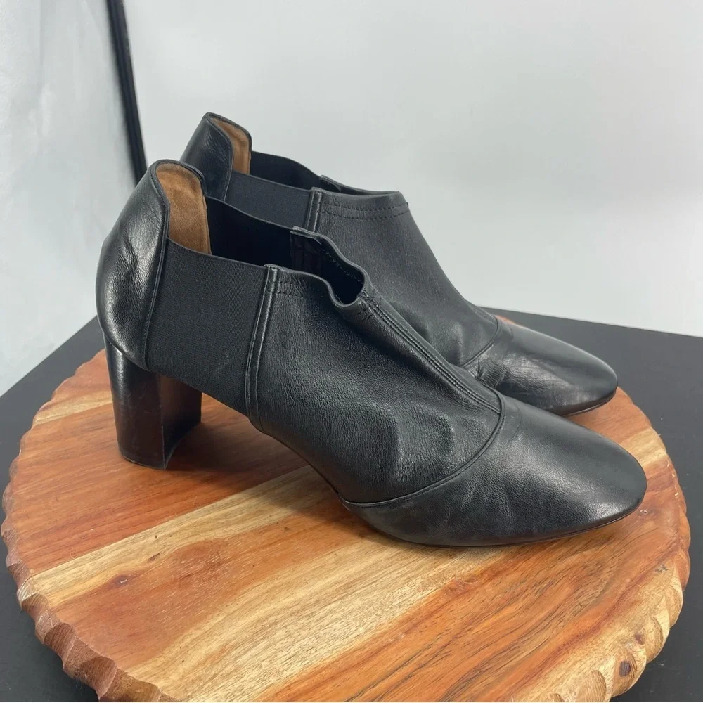 Aquatalia black leather heel booties‎ Sz 11